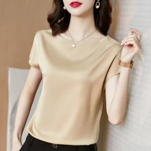 Blouse basique beige en satin à manches courtes