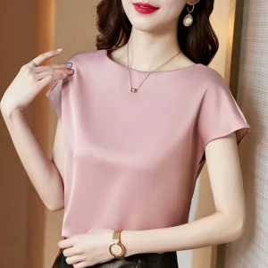 Blouse basique rose en satin à manches courtes